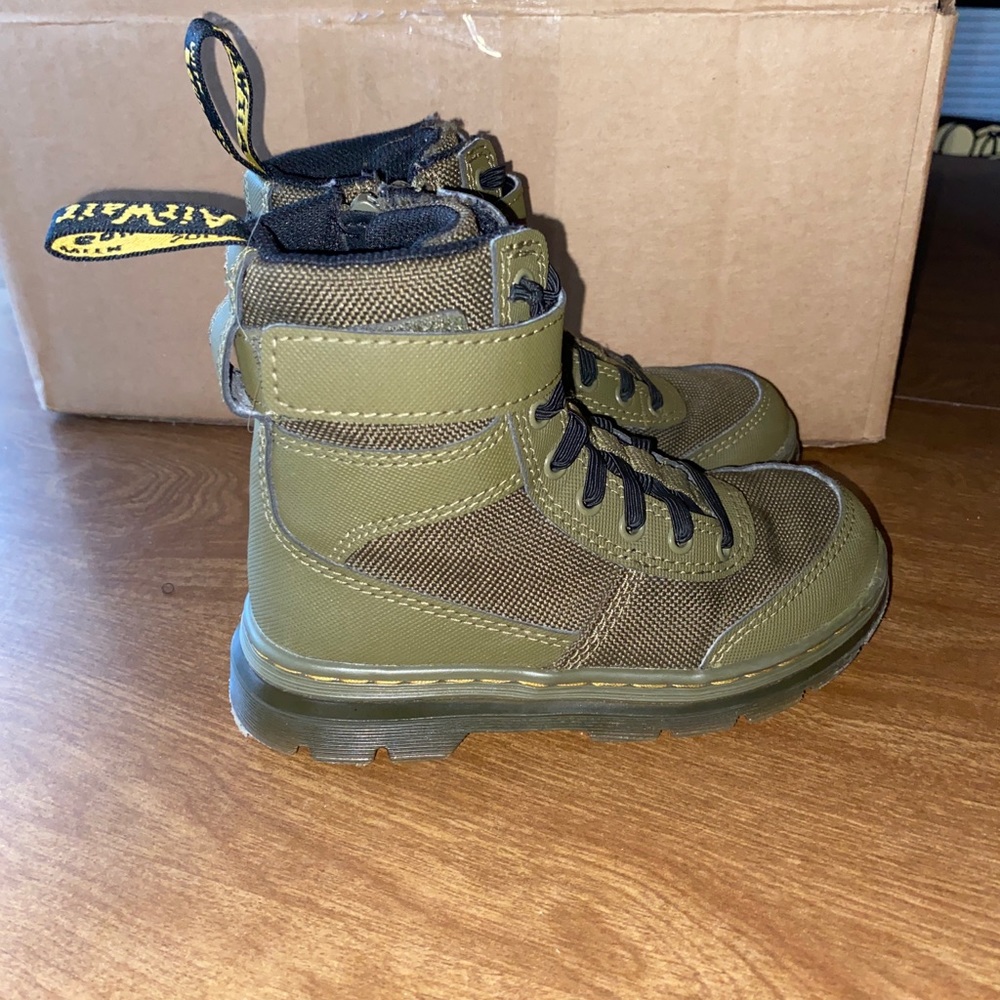 Dr martens combs tech boot youth